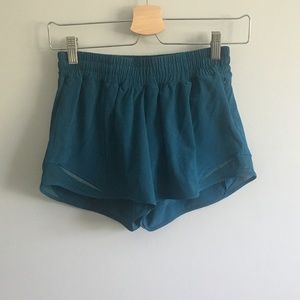 Lululemon Hotty Hot Short II 2.5"